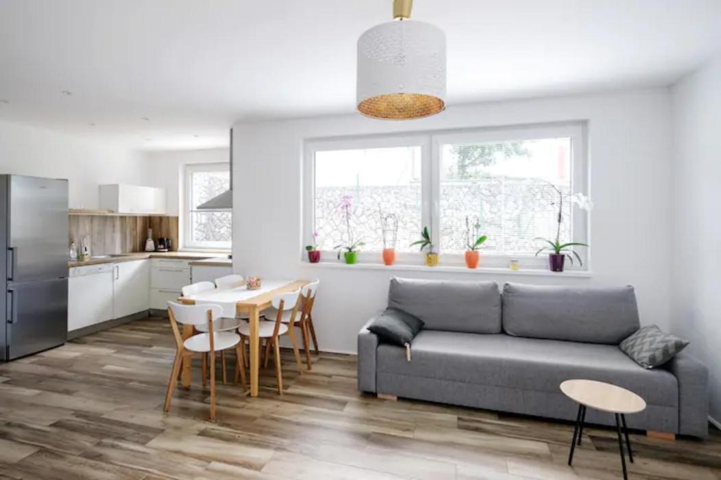 Central Garden House Postojna Eksteriør billede